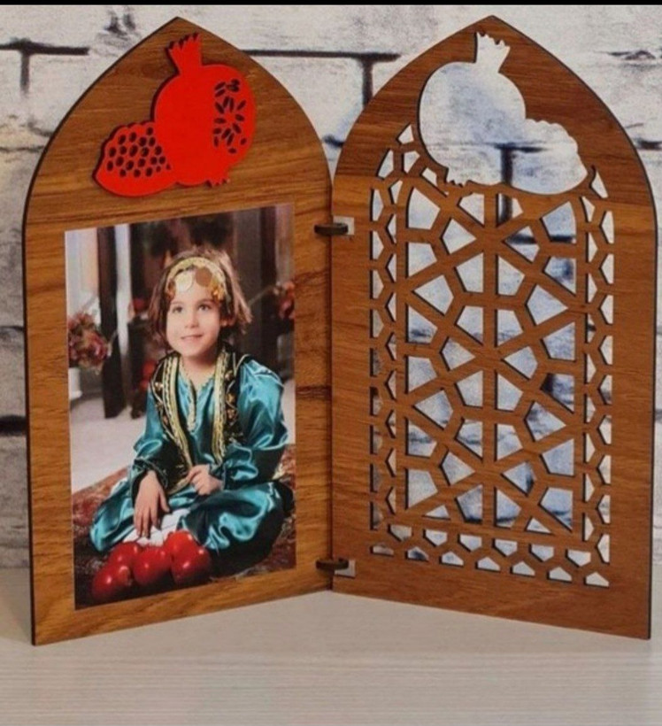 قاب عکس یلدایی .شب یلدا .گیفت شی یلدا